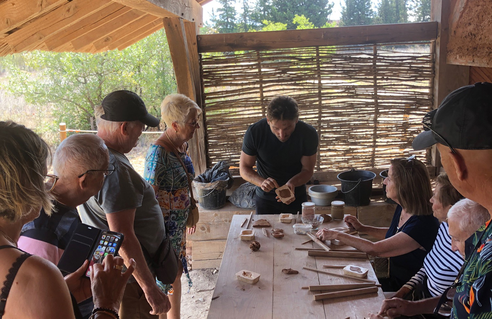 Atelier au musée Narbo Via à Narbonne - crédit France Alzheimer Aude.jpg