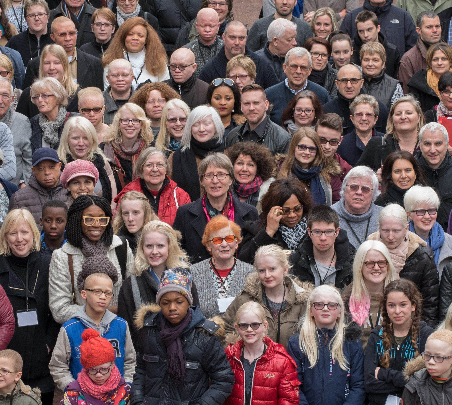 Quelques membres de l'association entourent la présidente, Béatrice Jouanne.