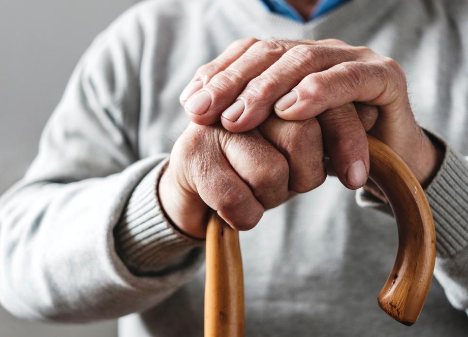 Chute chez les personnes âgées : plus de 20.000 décès recensés en 2024