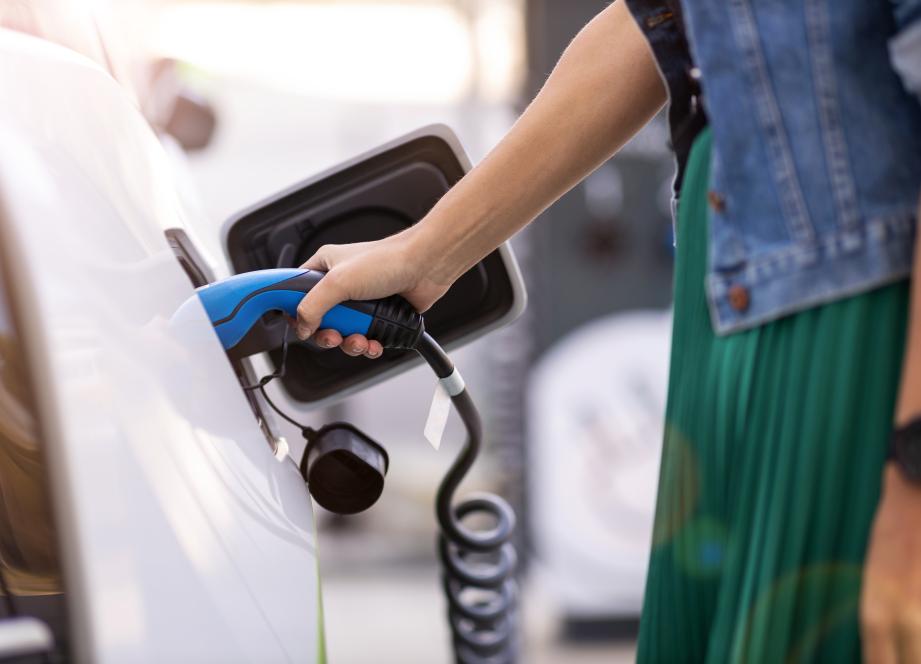 Aides à domicile : une aide de 2.000 euros pour passer à la voiture électrique