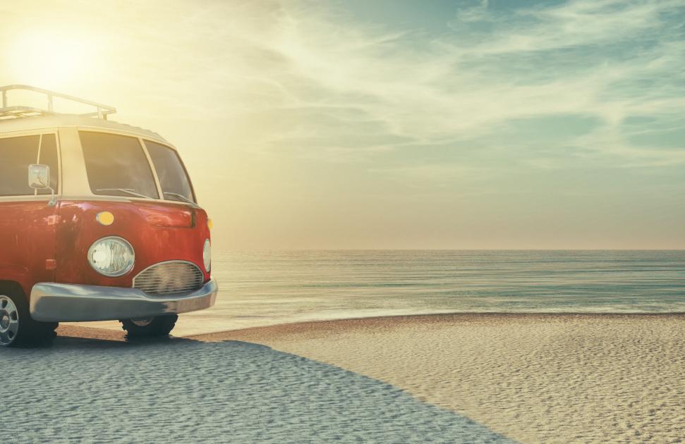 Prévention, droits et démarches : le bus Mes tips santé fait sa rentrée pour sensibiliser et informer les jeunes de 18 à 25 ans