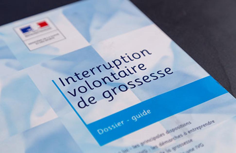 IVG : la constitutionnalisation "ne garantit pas un accès plus facile " alerte une gynécologue en centre de santé sexuelle