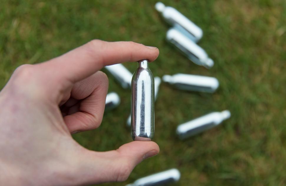 Protoxyde d’azote : 4% des jeunes affirment en consommer tous les jours