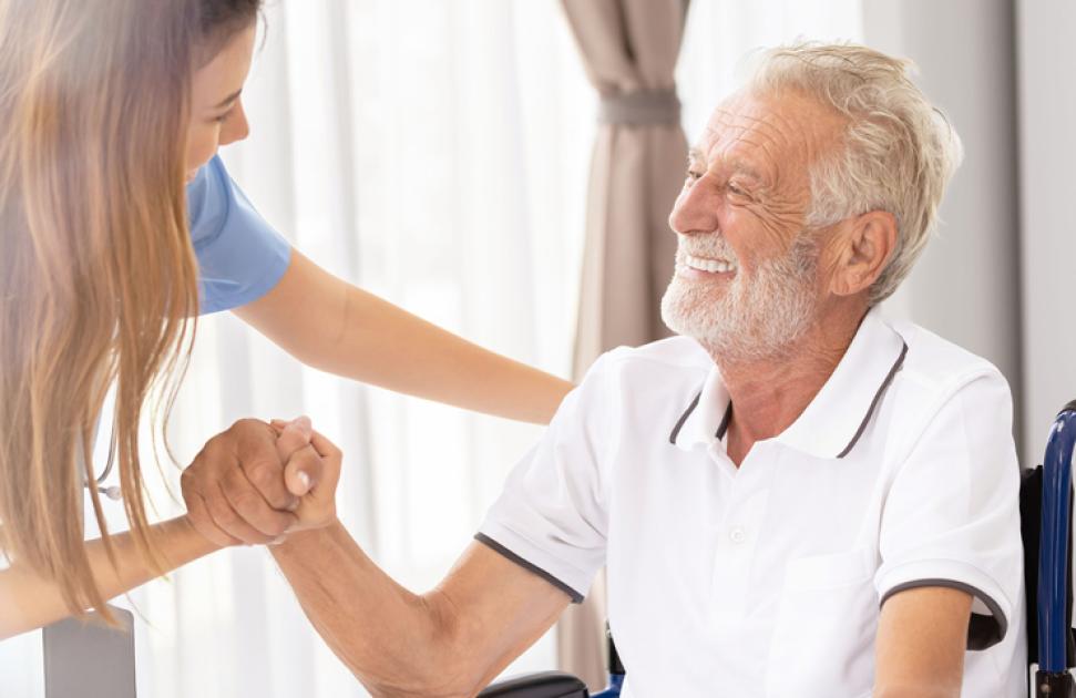 L'"article 51" RSMO met en place un suivi à domicile des personnes invalides et/ou âgées