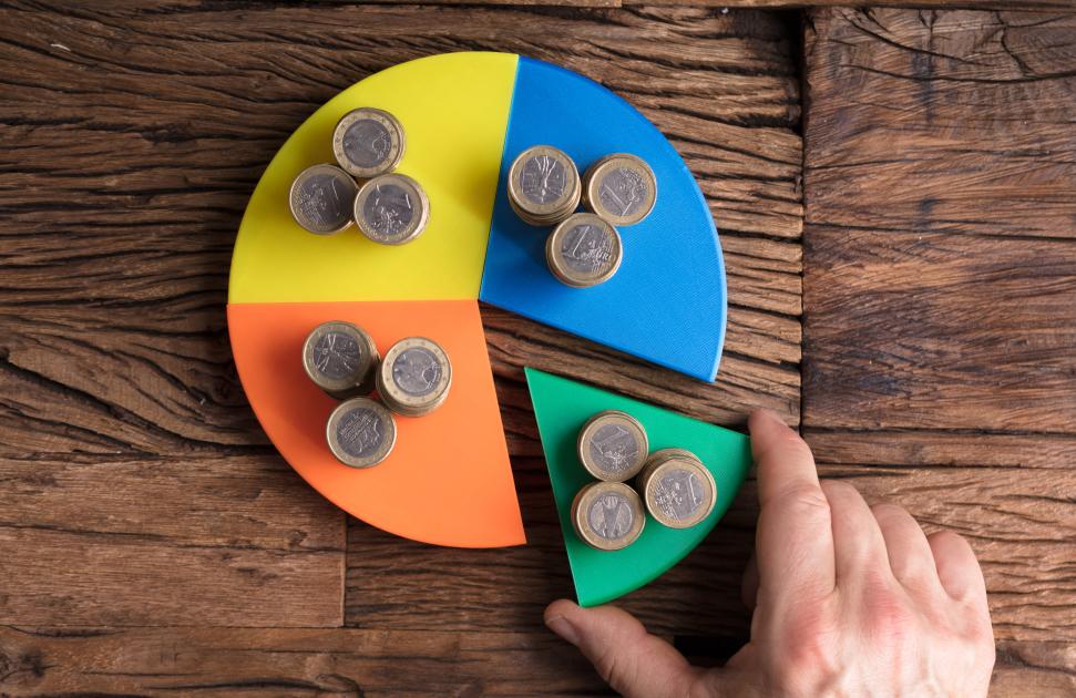 "Que vous soyez médecin, secrétaire ou coordinateur, vous avez le même salaire" : un centre de santé communautaire instaure l'égalité salariale