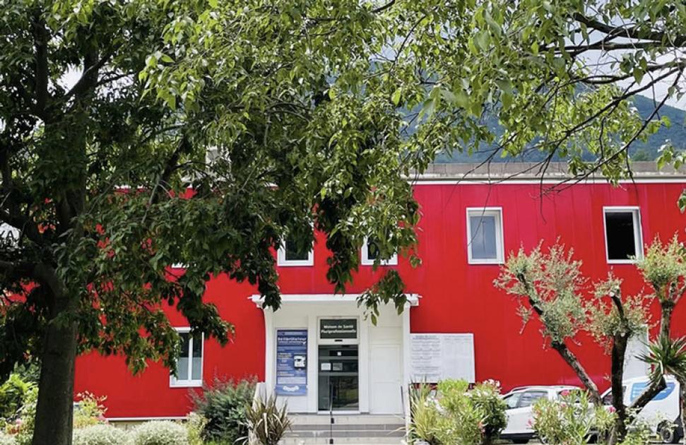 "La diversité de l'activité avec l'articulation ville-hôpital de proximité est très attractive auprès des internes"