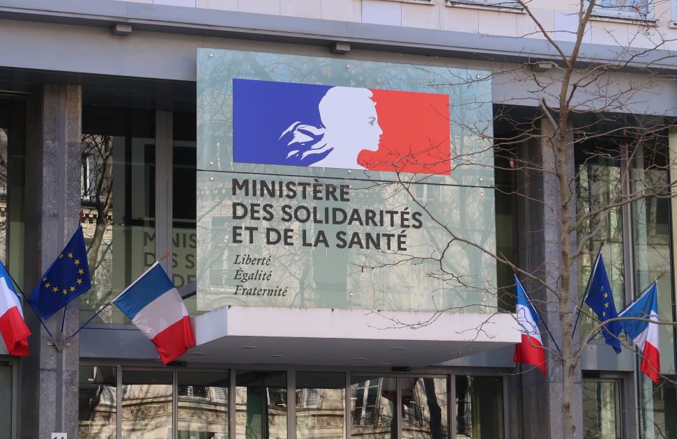 Yannick Neuder, un cardiologue comme ministre en charge de la Santé et de l'accès aux soins, en binôme avec Catherine Vautrin