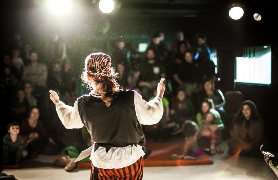 Utiliser les arts pour parler du consentement : la maison de santé Bercé Santé s'invite au collège