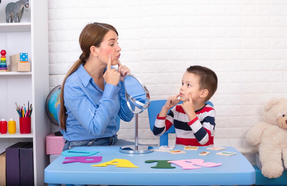 Référentiel de formation, tronc commun, théorie et pratique… la formation des orthophonistes évolue
