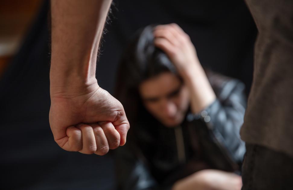 Il agresse une infirmière à trois reprises, l’audience prévue hier est reportée : "Je suis très en colère"