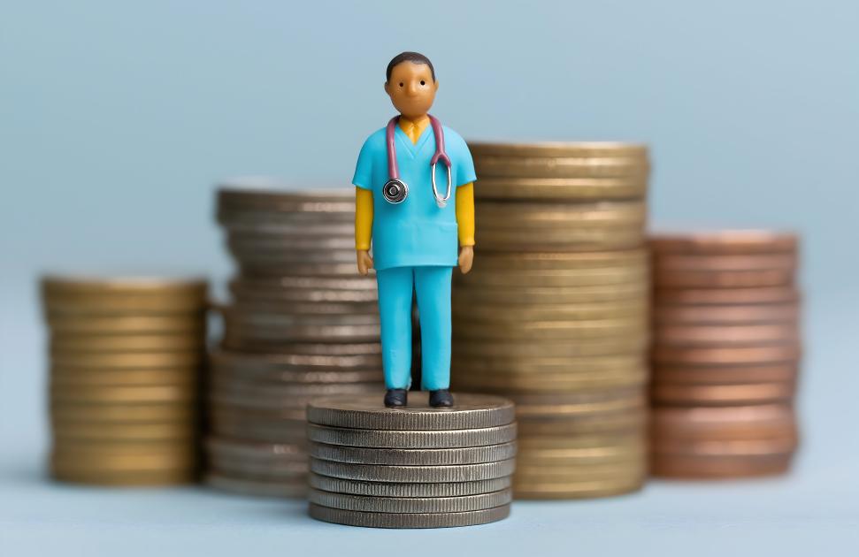 4e année de médecine : un arrêté prévoit une nouvelle compensation financière pour les maitres de stage universitaires