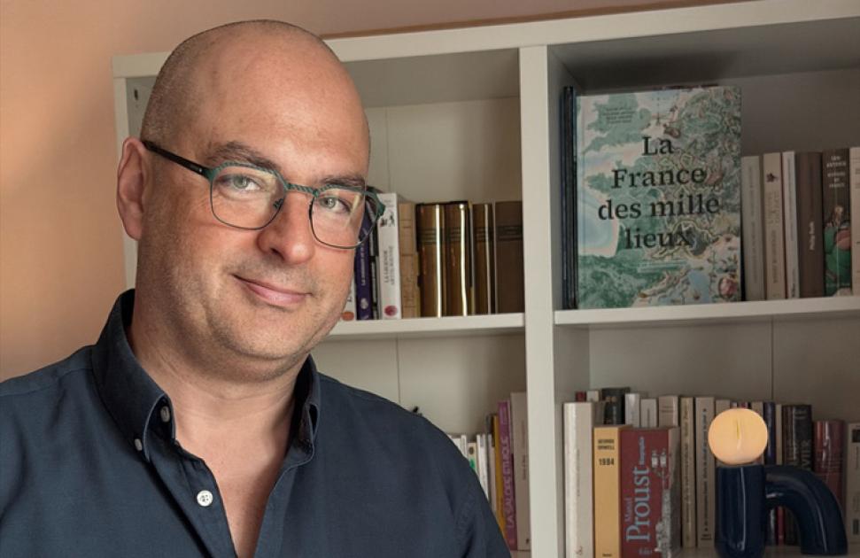"J'ai ce fil d'espoir qu'on peut construire un système de santé cohérent, coordonné, solidaire" : portrait de Théo Combes