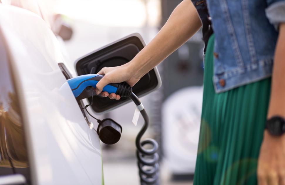 Aides à domicile : une aide de 2.000 euros pour passer à la voiture électrique