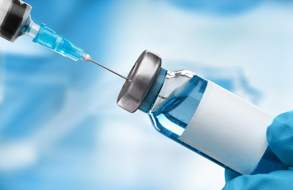 Responsabilité, stockage, traçabilité, rémunération : deux décrets précisent les contours de la campagne vaccinale contre la grippe et le Covid-19