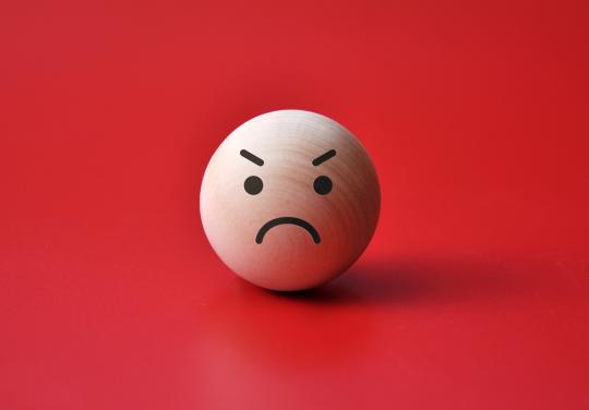 Médecin au Cosem, il dénonce "des centres de santé remplis de patients et vides de médecins"