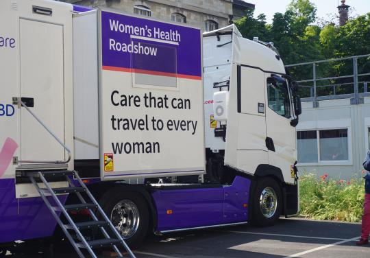 Dépistage du cancer du sein : le camion "Mammo Solidaire" à la rencontre des femmes vivant avec un trouble psychiatrique