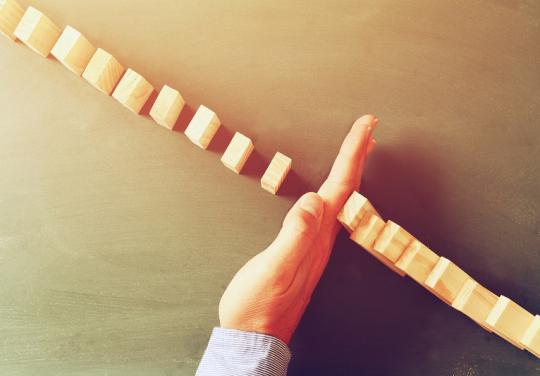 A bout de souffle, une médecin généraliste préfère "arrêter de soigner plutôt que de le faire moins bien"