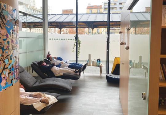 Épuisement des soignants : des cocons pour "buller"