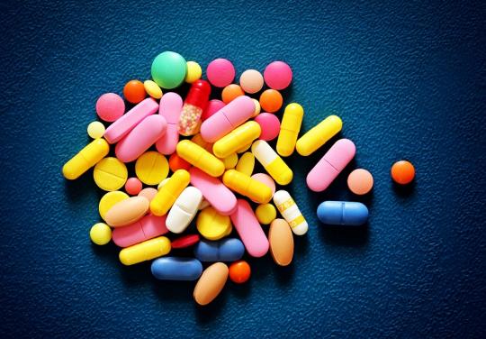 Erreurs médicamenteuses : l’article 51 Octave prolongé à fin juillet