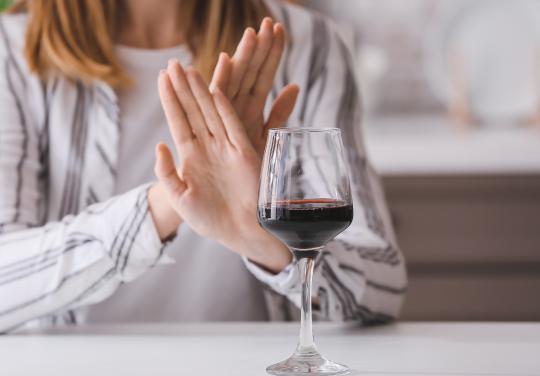 Dry January : un Français sur trois se dit prêt à "ne pas du tout boire d'alcool"
