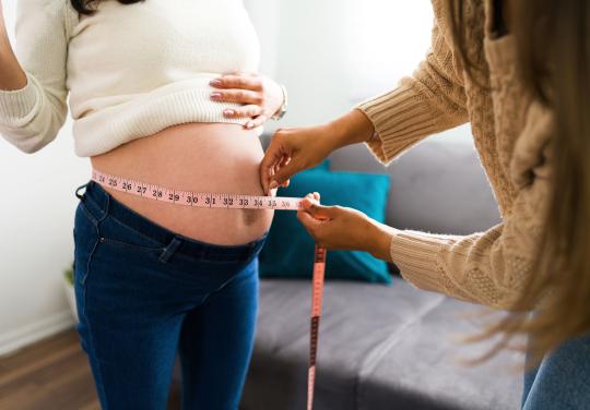 Reconnaissance médicale, rémunération, statut… Dix mesures pour renforcer la place de la sage-femme dans les soins d'ici 2030