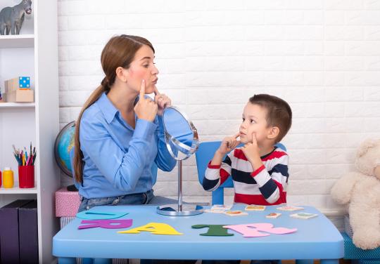 Référentiel de formation, tronc commun, théorie et pratique… la formation des orthophonistes évolue