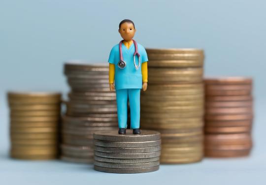 4e année de médecine : un arrêté prévoit une nouvelle compensation financière pour les maitres de stage universitaires