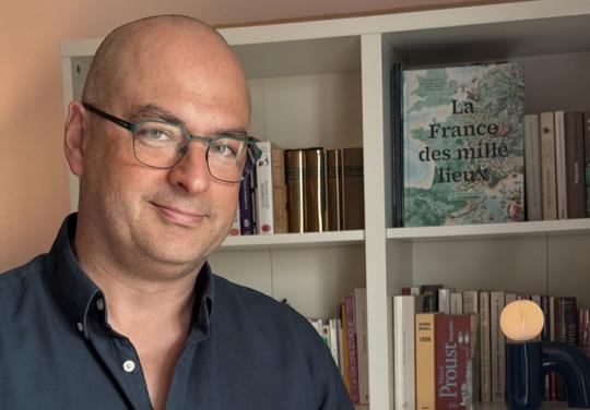 "J'ai ce fil d'espoir qu'on peut construire un système de santé cohérent, coordonné, solidaire" : portrait de Théo Combes