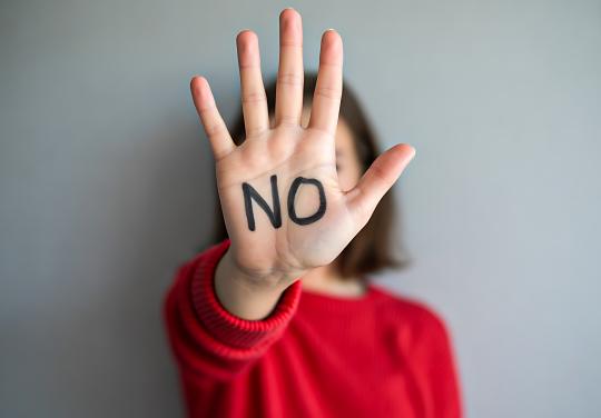 Violences sexistes et sexuelles : le ministère et les sept Ordres signent une charte pour "collectivement faire reculer le silence"