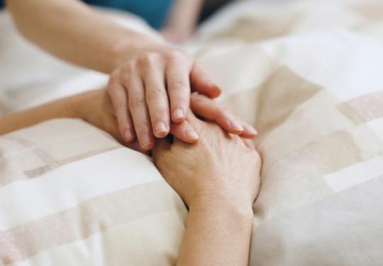 Suicide assisté, euthanasie : ce que prévoit le texte de loi sur l’aide à mourir adopté par l’Assemblée nationale