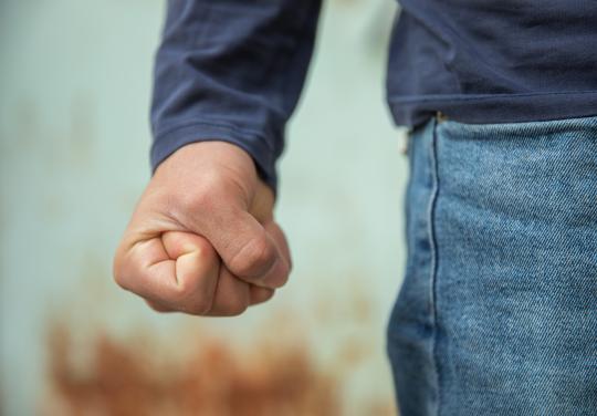 "Mon fils va te mettre une balle dans la tête" : un médecin agressé par un patient éméché