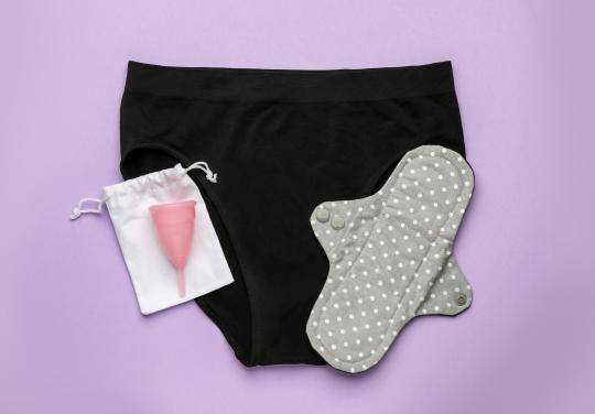 "Je n'ai pas la place, ce n'est pas mon métier" : les pharmaciens "pas au point" pour la prise en charge des culottes et coupes menstruelles