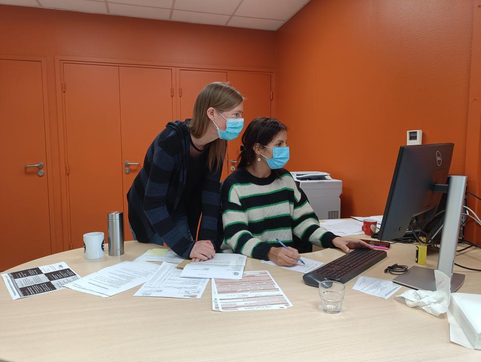 Océane Cornic, coordinatrice, et Assia Ghemazi, secrétaire médicale