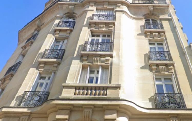 Paris 7ème cherche médecin à visée esthétique. contact :  Contacter soniahannoun@gmail.com