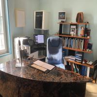 cède cabinet médical à Milhaud  - contact : 0607650901